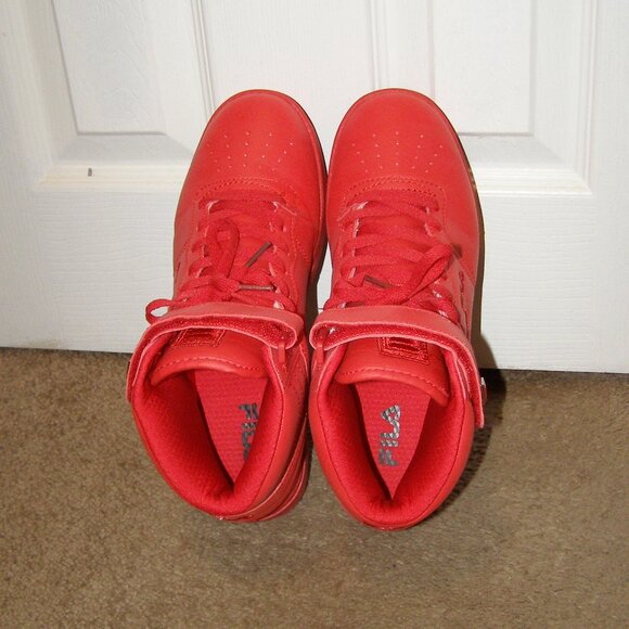 FILA Size 8.5 womens Low Top Sneakers With Box - Picture 8 of 16